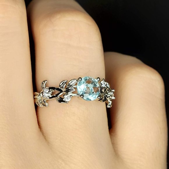 Jewelry - Size 6 Aquamarine & .925 Silver Leaf Ring
